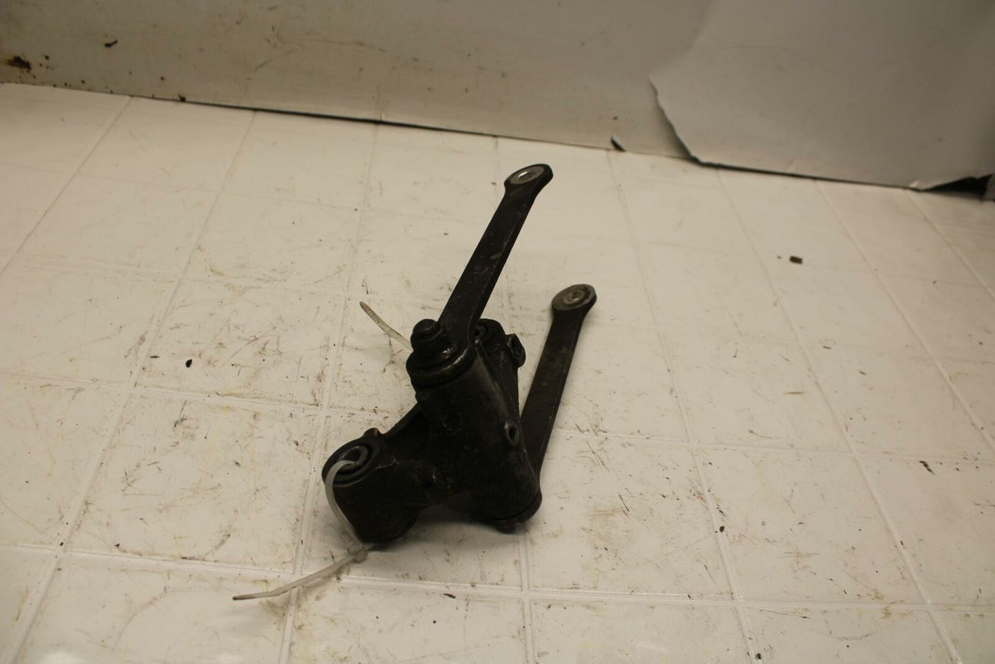 02-03 KAWASAKI NINJA ZX9R ZX900F REAR DOGBONE SHOCK LINKAGE LINK BB06