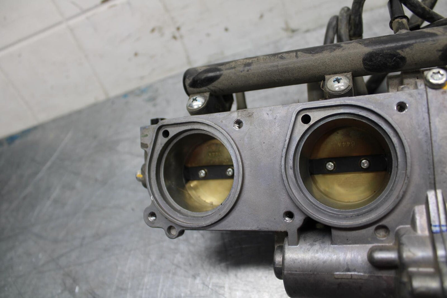 17-21 TRIUMPH STREET TRIPPLE R ABS MAIN FUEL INJECTORS / THROTTLE BODIES bb452