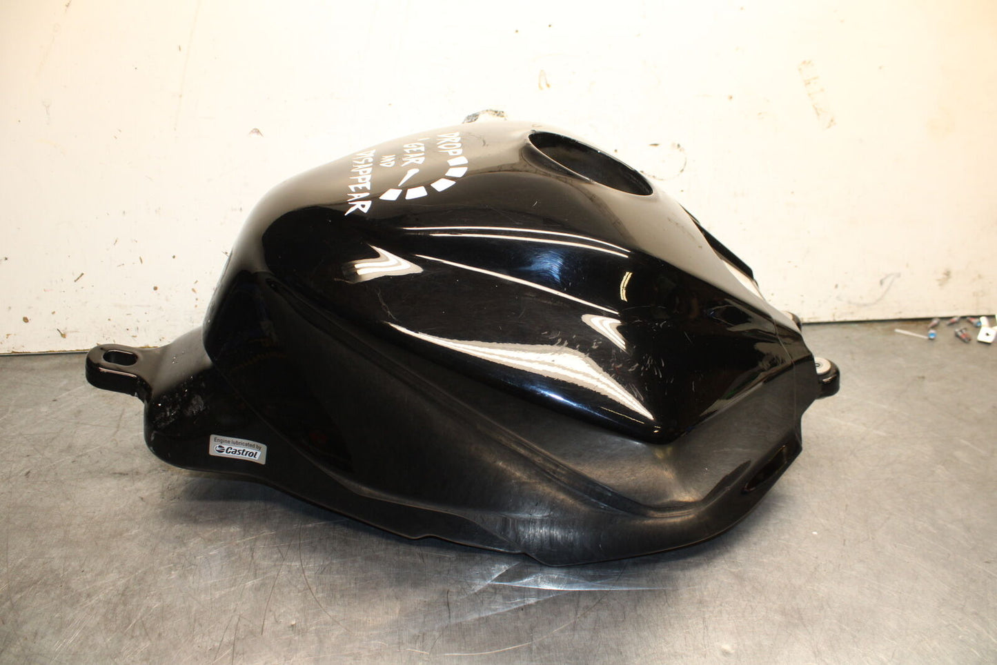 21-24 APRILIA TUONO 660 FACTORY GAS TANK FUEL CELL PETROL RESERVOIR BB733