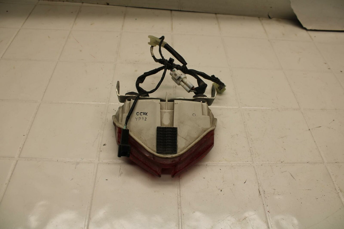 08-10 SUZUKI GSXR750 REAR TAIL TAILLIGHT BACK BRAKE LIGHT BB396