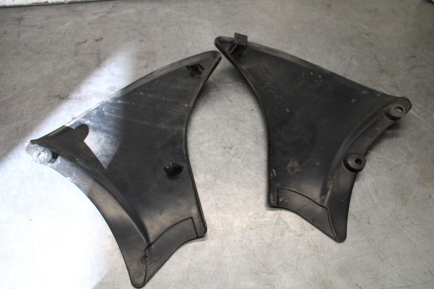 01-06 TRIUMPH TIGER 955I RIGHT LEFT FRONT SIDE SEAT PANELS TRIMS BB693