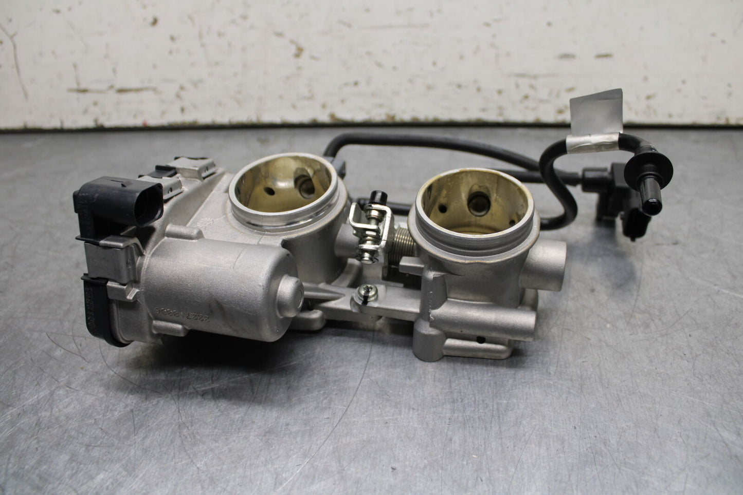 21-24 APRILIA TUONO 660 FACTORY MAIN FUEL INJECTORS / THROTTLE BODIES BB733
