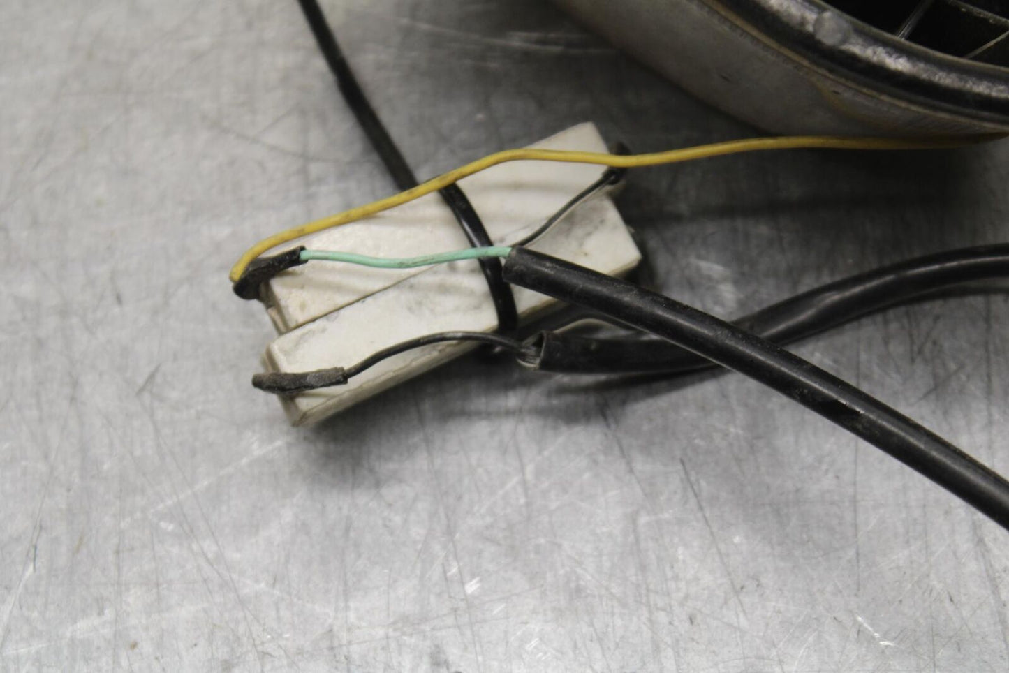 01-03 SUZUKI GSXR600 REAR TAIL TAILLIGHT BACK BRAKE LIGHT BB633