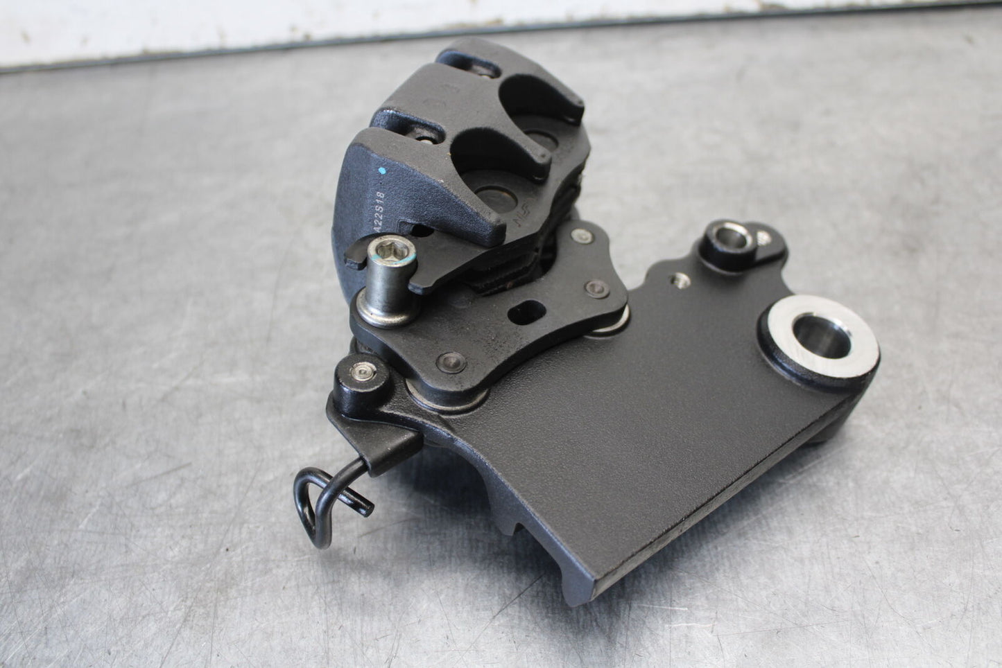18-23 KAWASAKI NINJA 400 REAR BACK BRAKE CALIPER W MOUNT BRACKET BB679