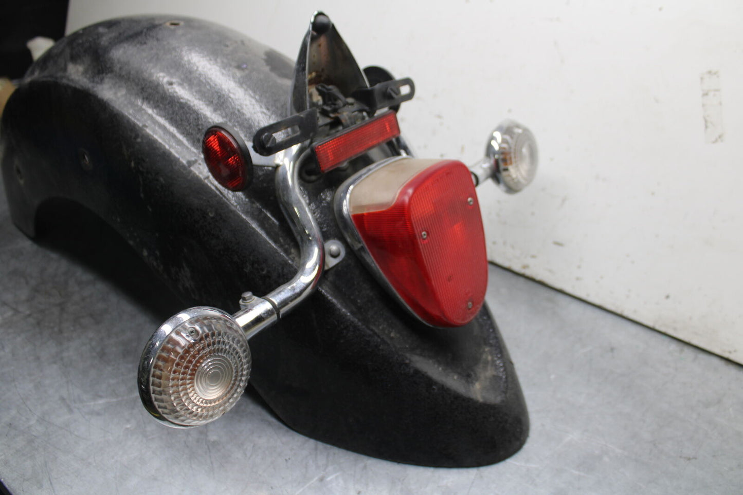 99-00 YAMAHA V STAR 1100 REAR BACK WHEEL FENDER MUD GUARD BB711
