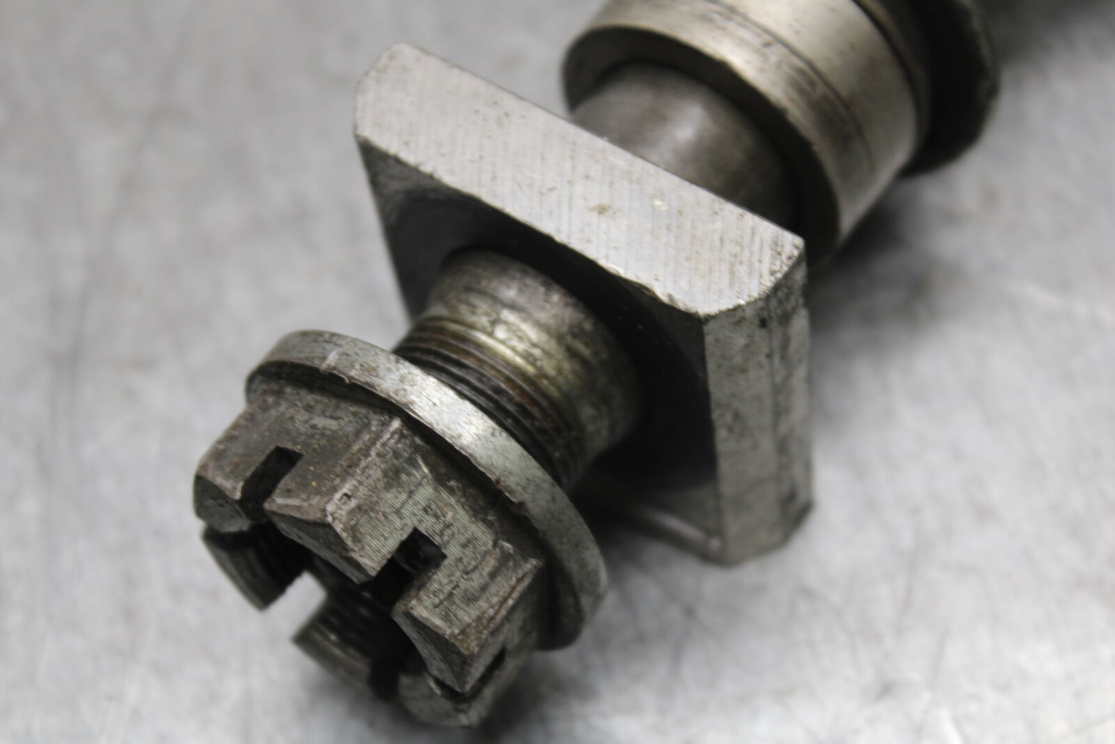 01-03 SUZUKI GSXR600 REAR AXLE BACK WHEEL RIM PIVOT BOLT AXEL BB336