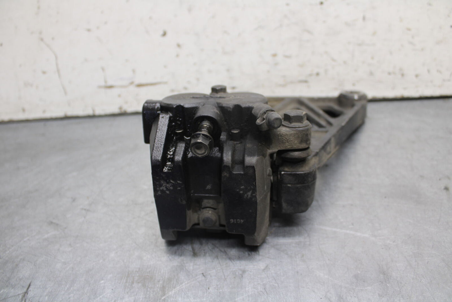 93-00 HONDA GOLDWING 1500 GL1500SE REAR BACK BRAKE CALIPER W MOUNT BRACKET BB700