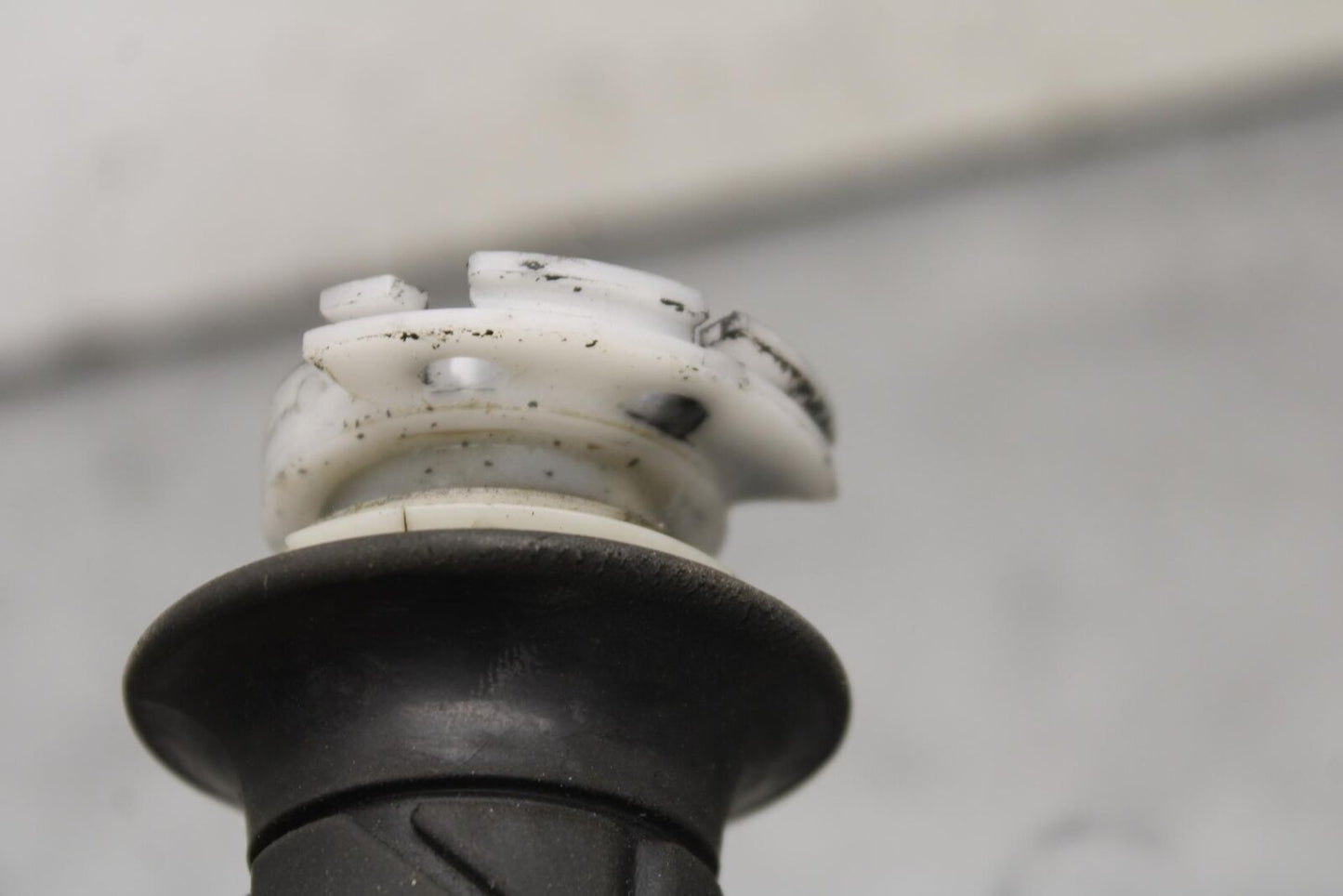 01-03 SUZUKI GSXR600 RIGHT THROTTLE GRIP BB639