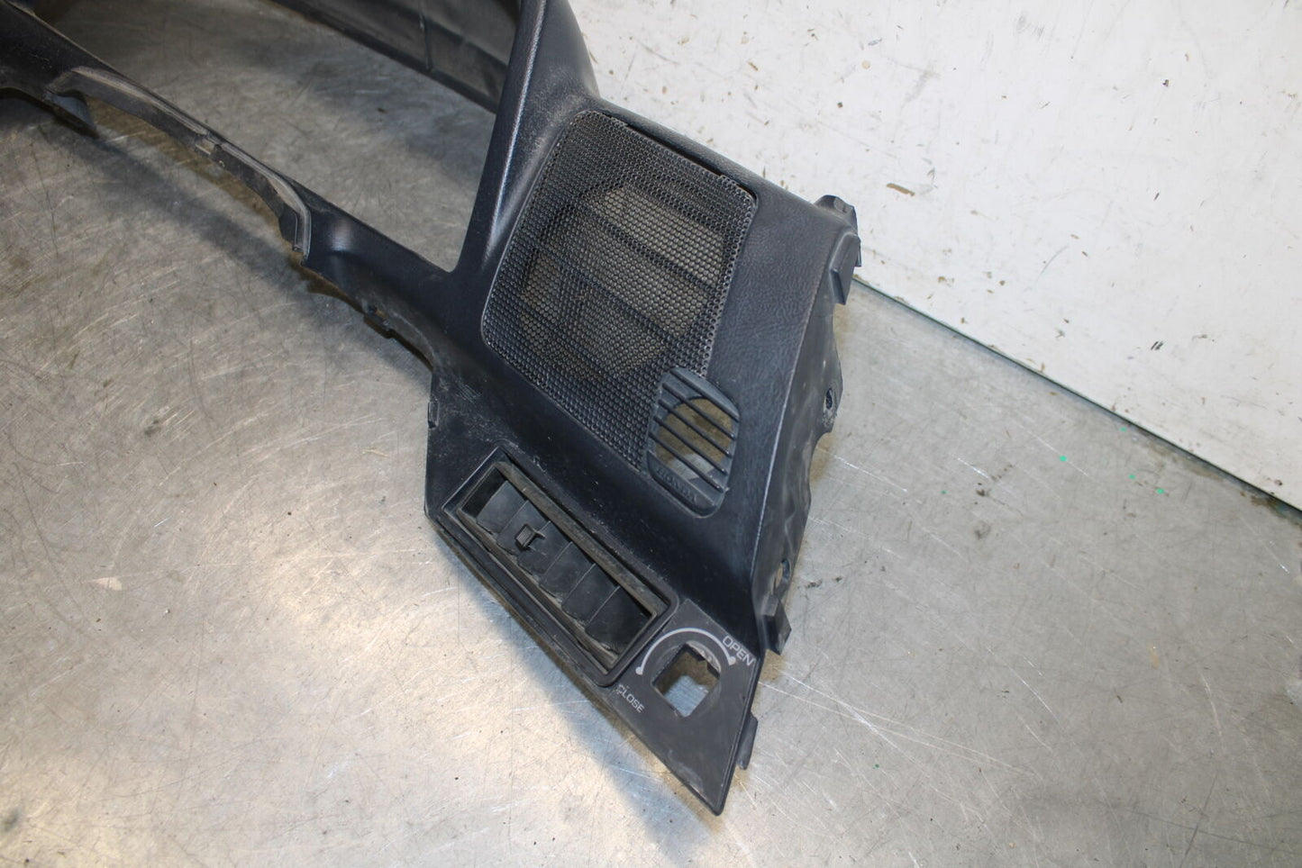 93-00 HONDA GOLDWING 1500 GL1500SE INSTRUMENT GAUGE SPEEDO TRIM PANEL BB700