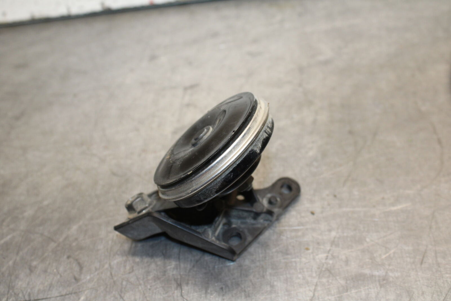 19-24 YAMAHA R3 HORN SIGNAL BB736