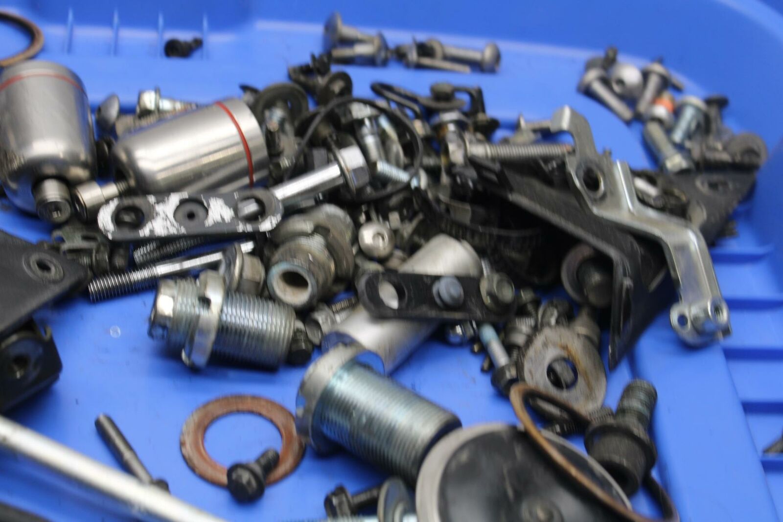 03-05 SUZUKI SV1000 HARDWARE BB405