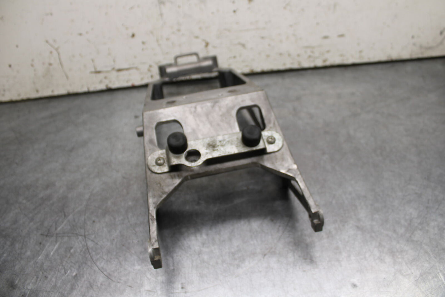 06-07 SUZUKI GSXR 600 REAR BACK TAIL SUBFRAME SUB FRAME BB737
