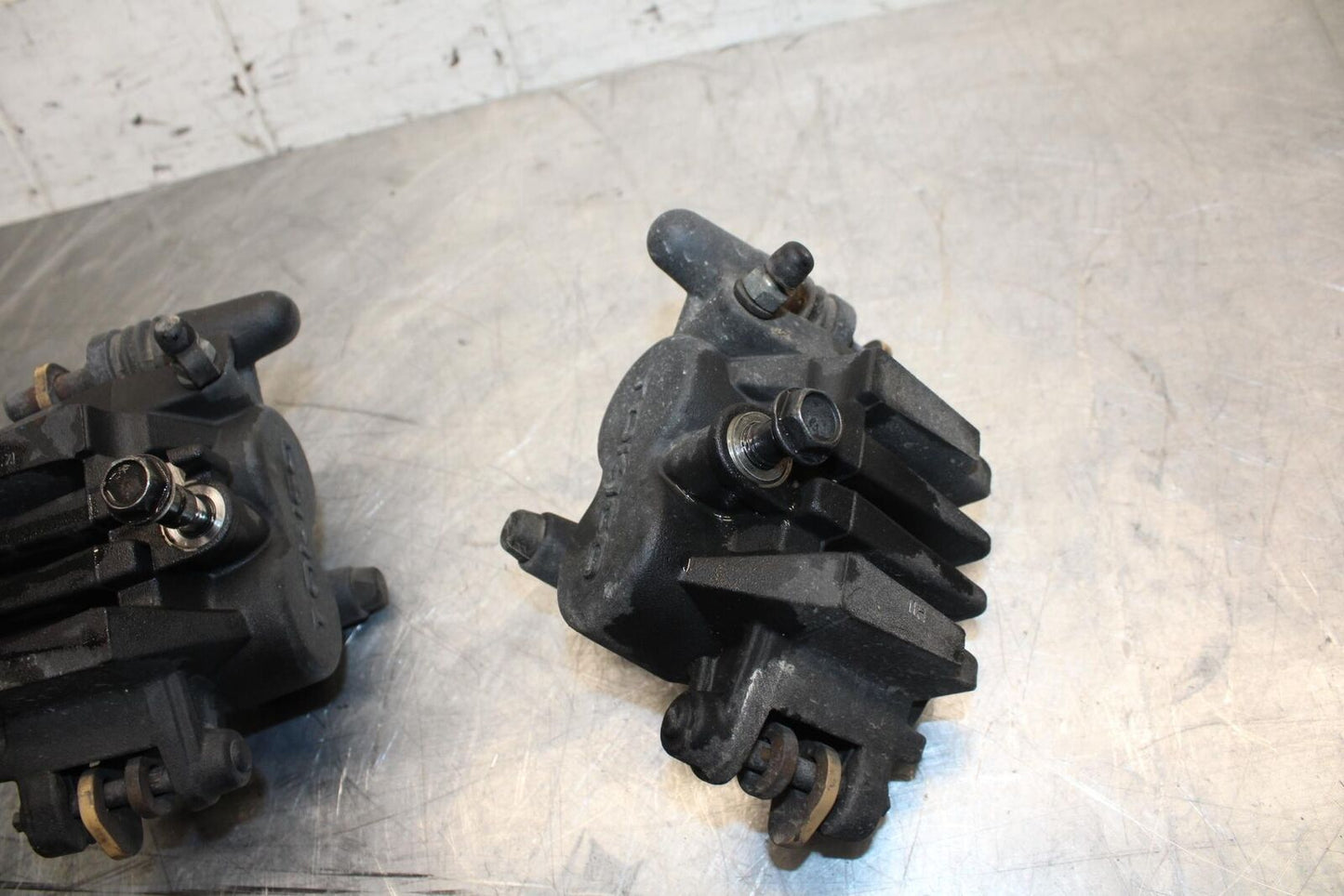 11 KAWASAKI NINJA 650 ER EX 650 FRONT BRAKE CALIPER SET PAIR CALIPERS BB503