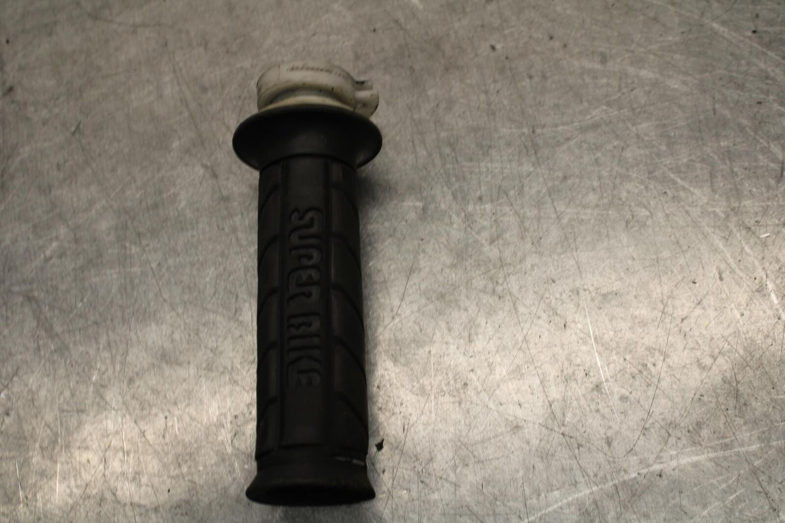 01-03 SUZUKI GSXR600 RIGHT THROTTLE GRIP BB639