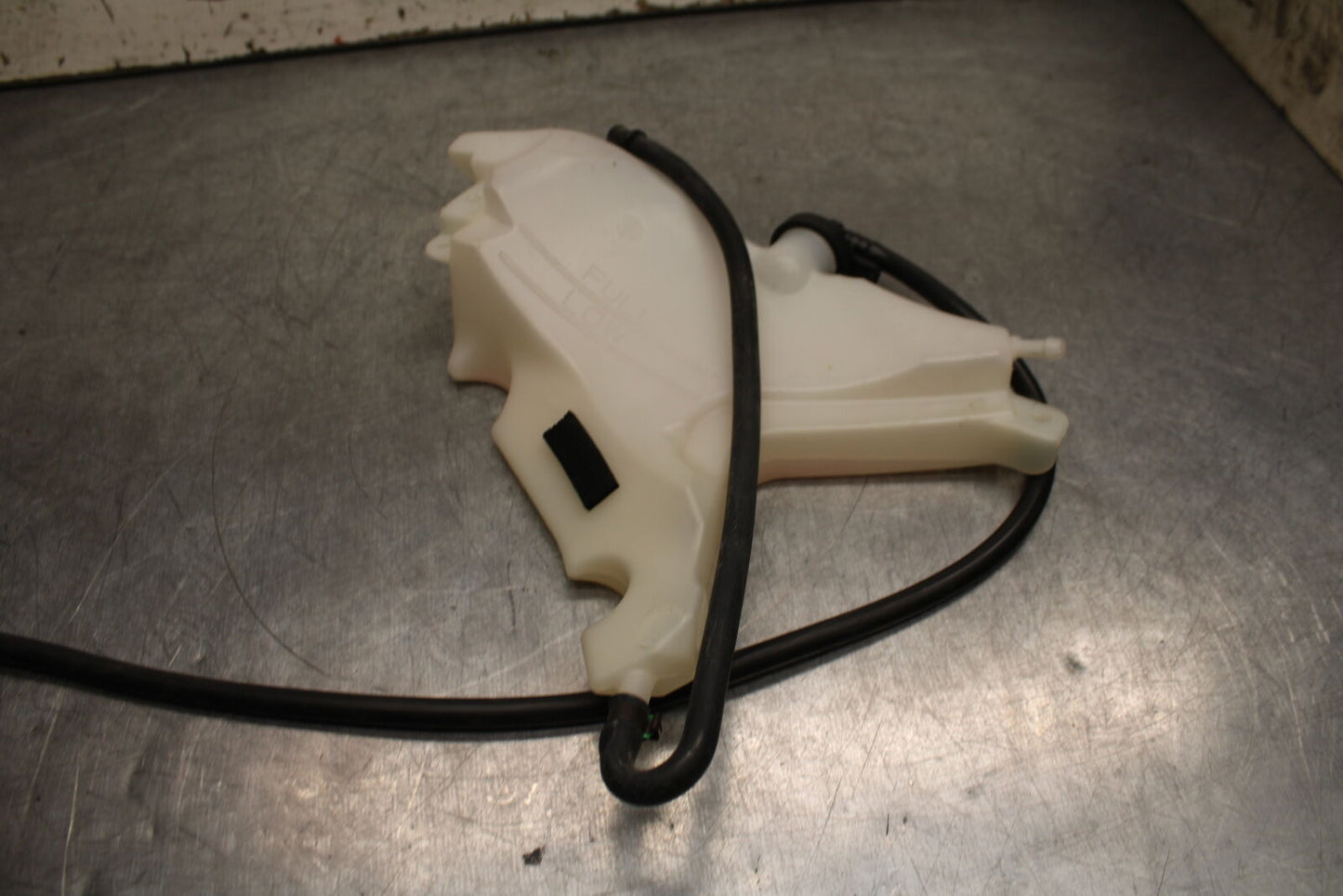 21-24 APRILIA TUONO 660 FACTORY COOLANT WATER TANK RESERVOIR BOTTLE BB733