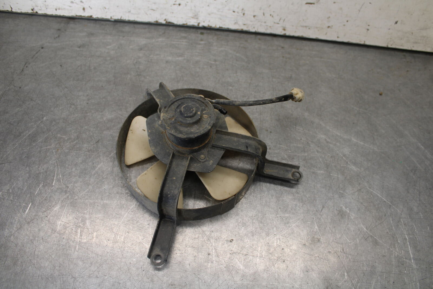 01-05 YAMAHA RAPTOR 660R ENGINE RADIATOR COOLING FAN MOTOR 5LP-12405-00-00 BB695