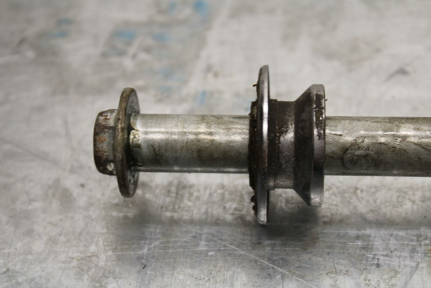 87-03 SUZUKI INTRUDER 1400 VS1400GLP REAR AXLE BACK WHEEL PIVOT BOLT AXEL BB412