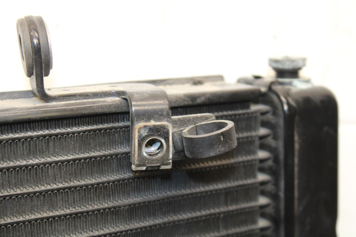 2012 Triumph Daytona 675R ENGINE RADIATOR MOTOR COOLING RADIATER BB589