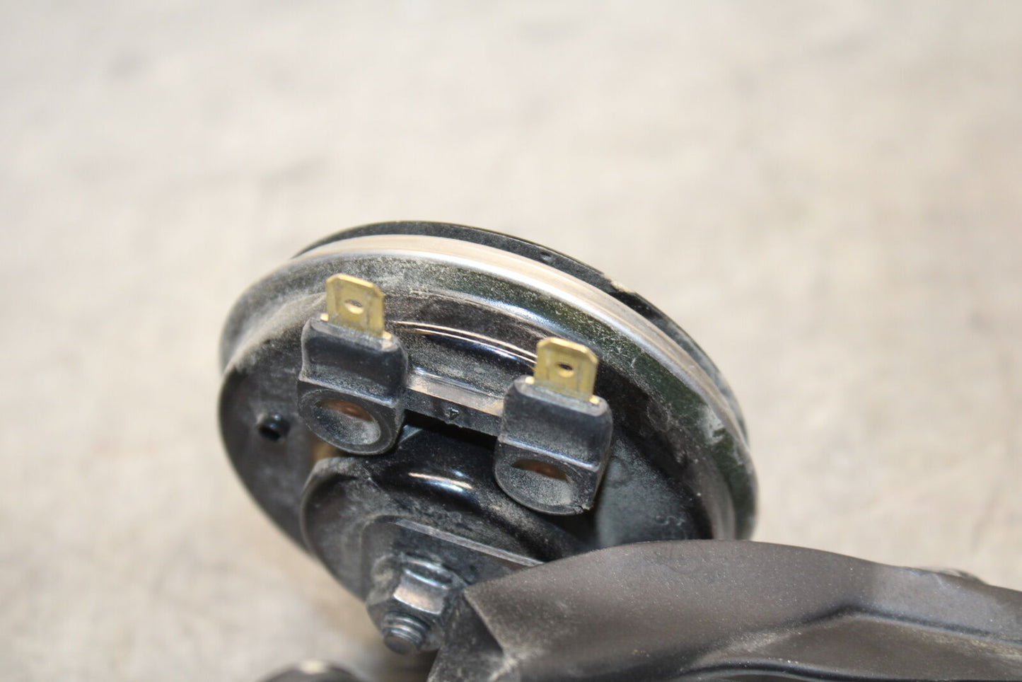 19-24 YAMAHA R3 HORN SIGNAL BB736