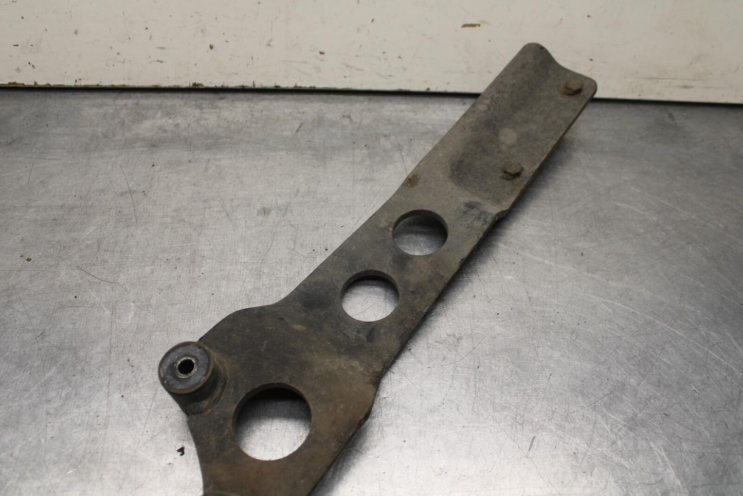 97-03 HONDA SHADOW ACE 750 VT750C MUFFLER EXHAUST PIPE BRACKET MOUNT BB618