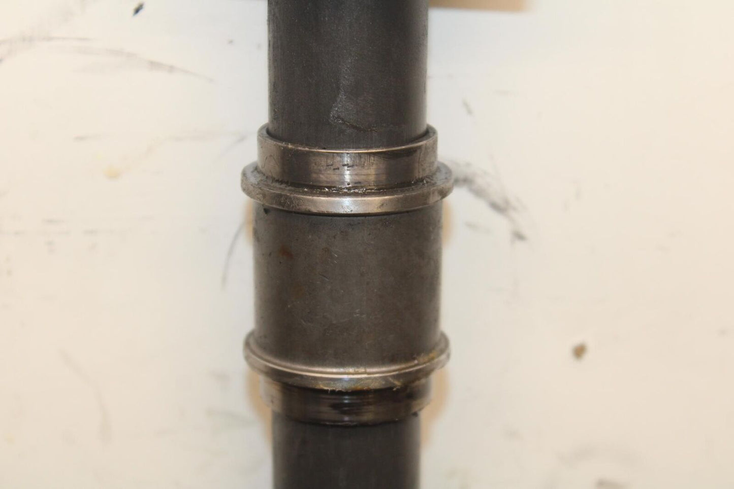 1999 Suzuki GSXR600 REAR AXLE BACK WHEEL RIM PIVOT BOLT AXEL 64711-33E30 BB608