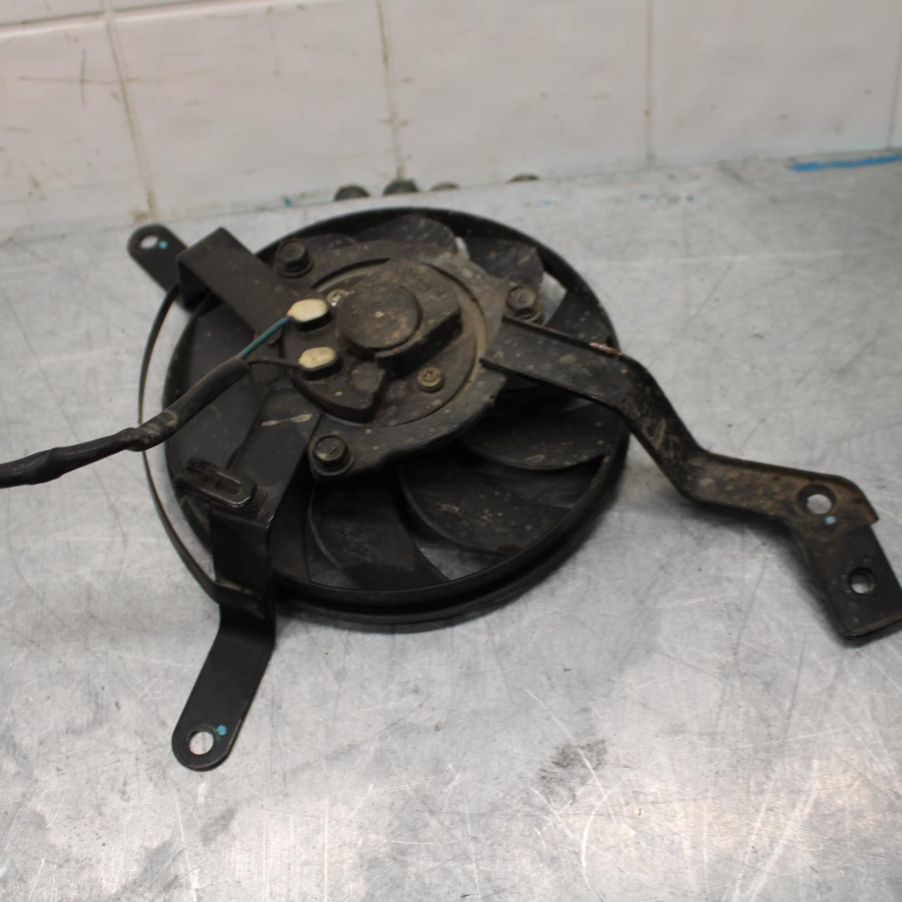14-15 TRIUMPH STREET TRIPLE R ENGINE RADIATOR COOLING FAN BB441