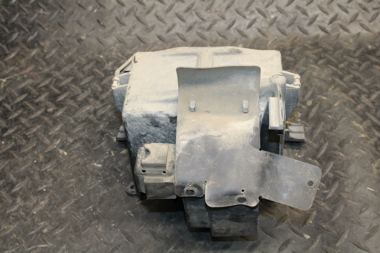98 HONDA CBR600F3 REAR UNDERTAIL BATTERY TRAY PLASTIC 50325-MAL-600 BB201