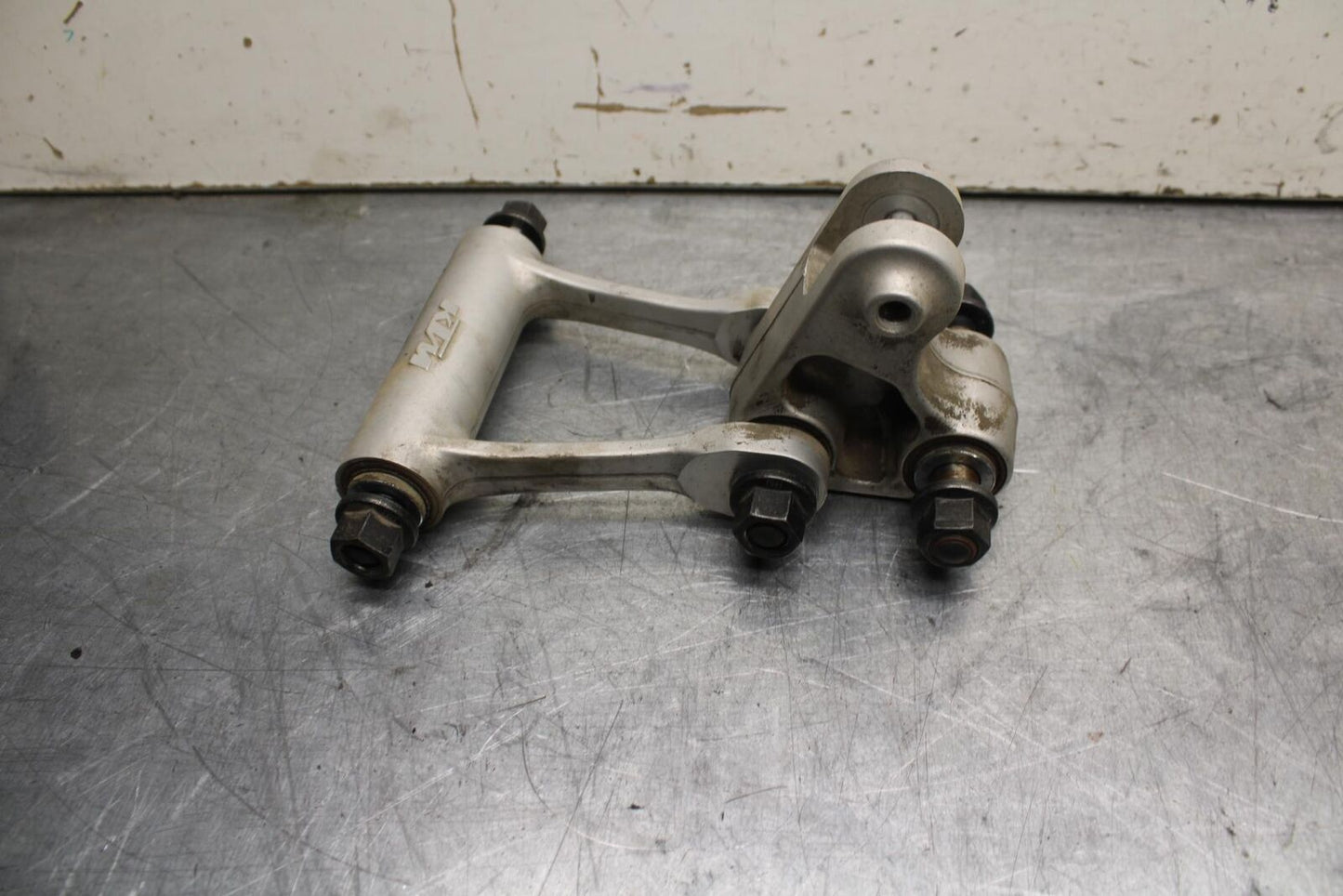 16-18 KTM 690 DUKE REAR DOGBONE SHOCK LINKAGE LINK BB631