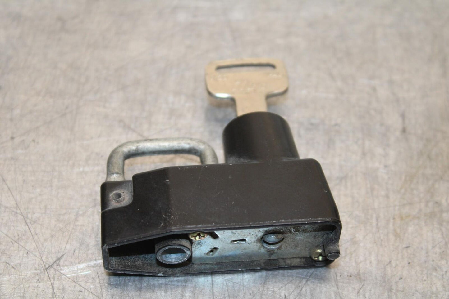 1998 Yamaha Vmax 1200 VMX1200 GAS CAP AND SEAT LOCK BB620