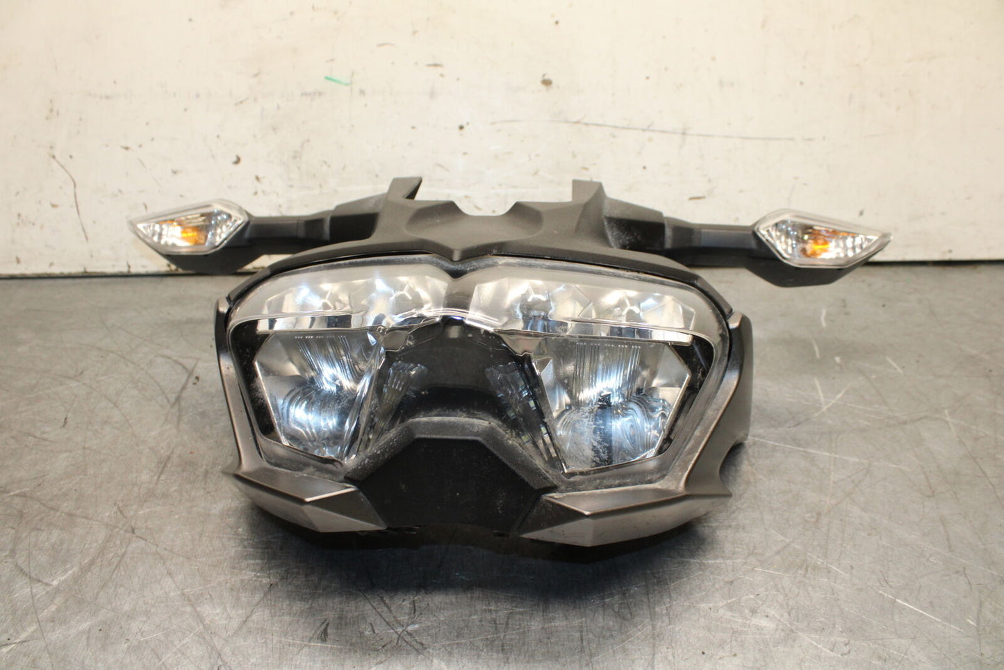 19-22 KAWASAKI Z400 FRONT HEADLIGHT HEAD LIGHT LAMP BB708