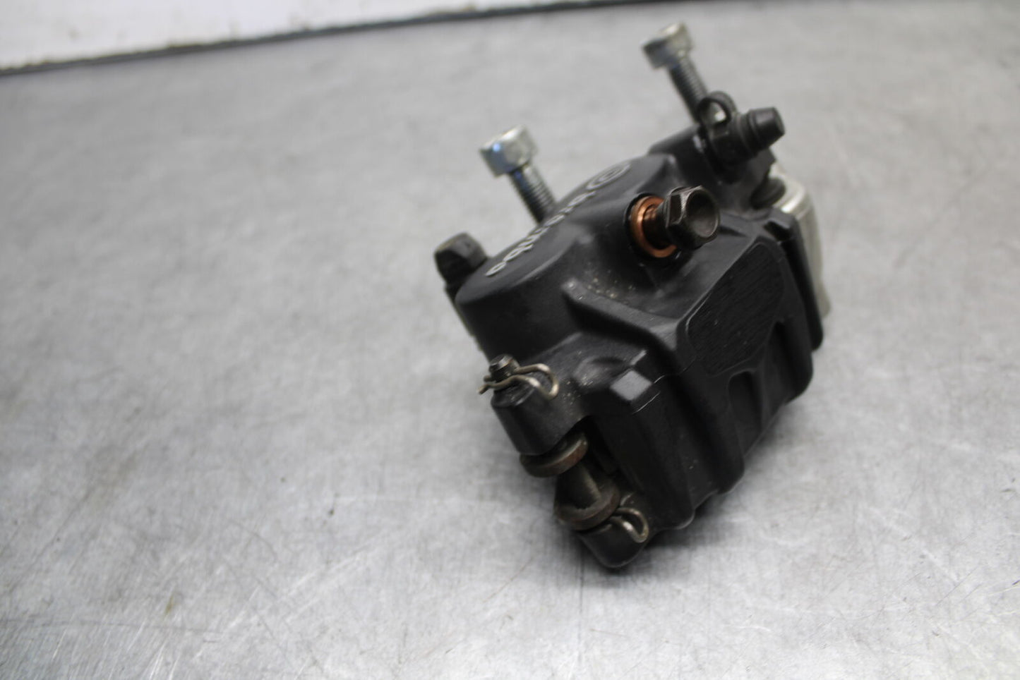 06-07 DUCATI MONSTER 695 RIGHT LEFT FRONT BRAKE CALIPER SET PAIR CALIPERS BB674