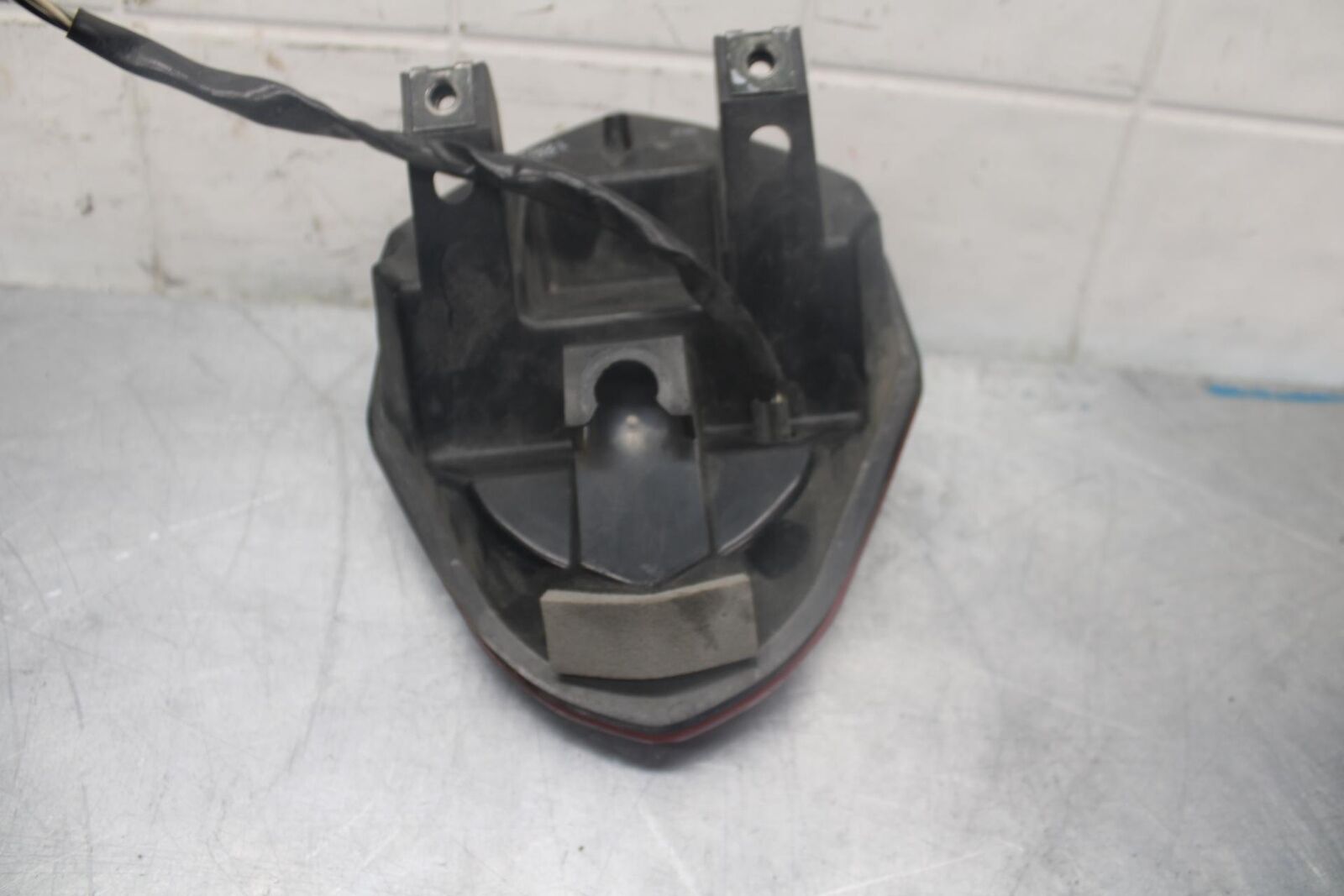 03-04 SUZUKI GSXR1000 REAR TAIL TAILLIGHT BACK BRAKE LIGHT 35710-18G31 BB459