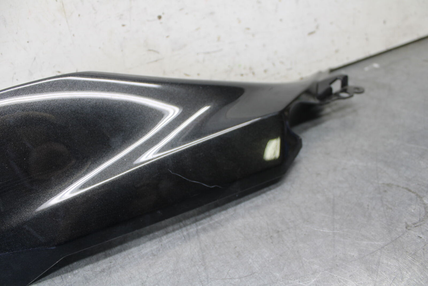 18-23 KAWASAKI NINJA 400 RIGHT REAR BACK TAIL FAIRING COWL SHROUD BB679