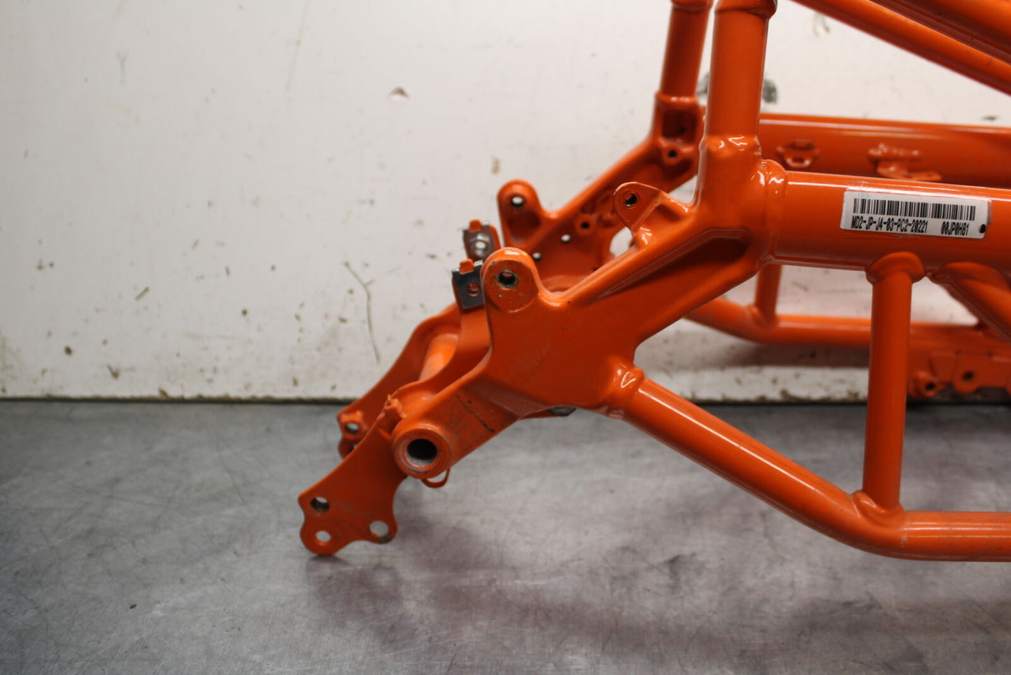 17-24 KTM 390 DUKE FRAME CHASSIS BB734
