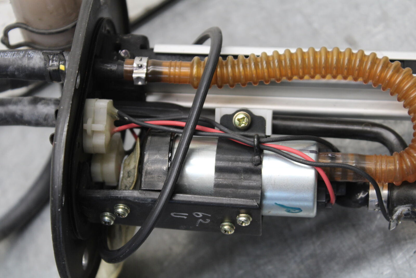 16-24 KTM 390 RC FUEL PUMP GAS PETROL SENDER UNIT BB648