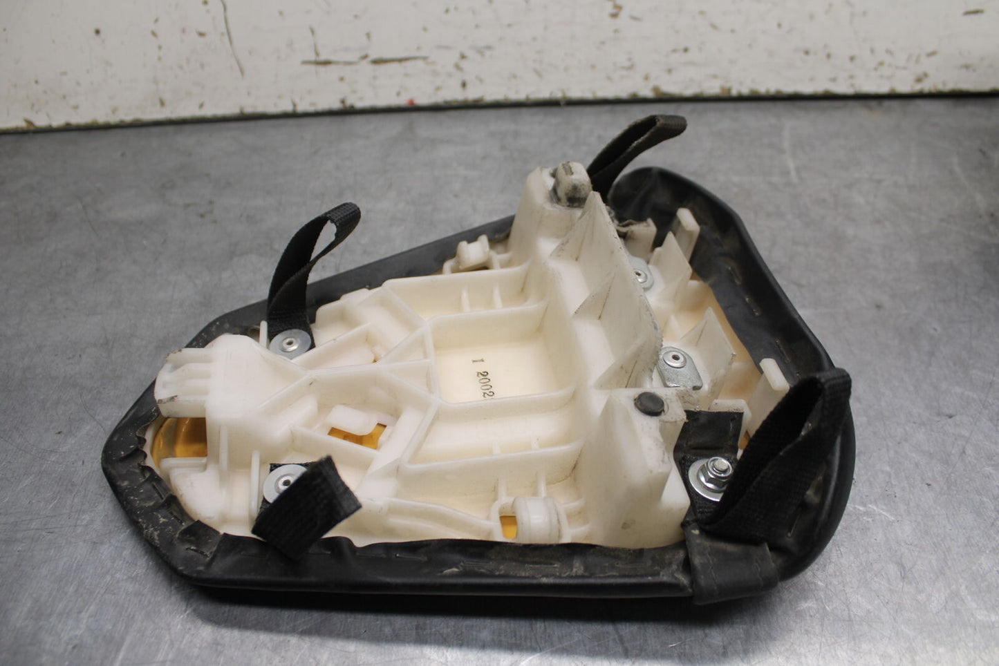 07-08 YAMAHA YZF R1 REAR BACK PASSENGER TANDEM SEAT PAD SADDLE PILLION BB724