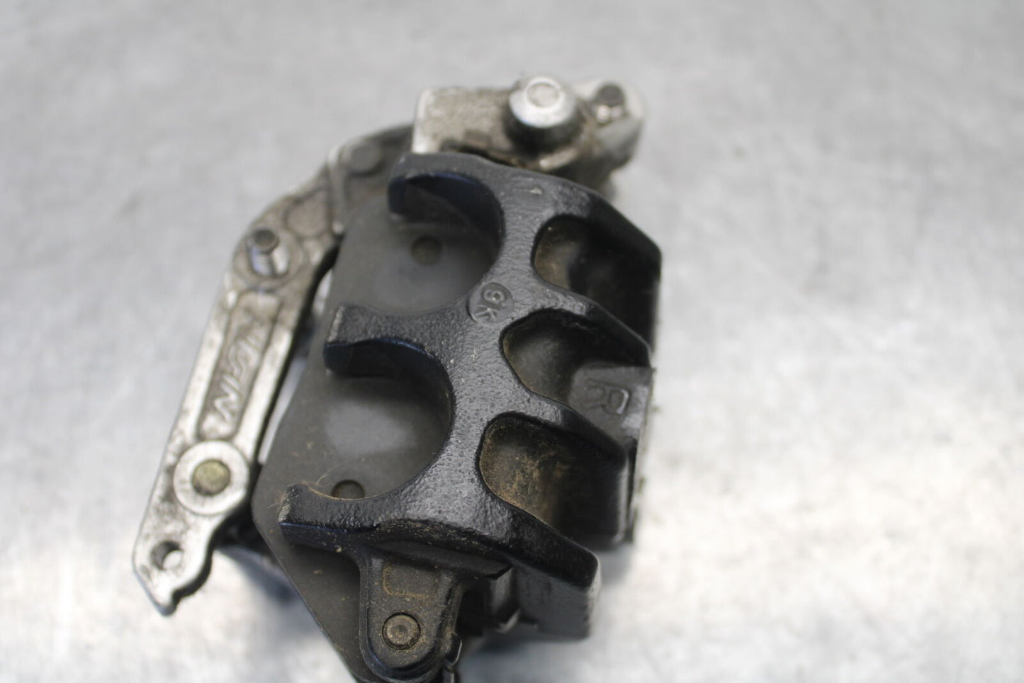 01-06 TRIUMPH TIGER 955I REAR BACK BRAKE CALIPER W MOUNT BRACKET BB693