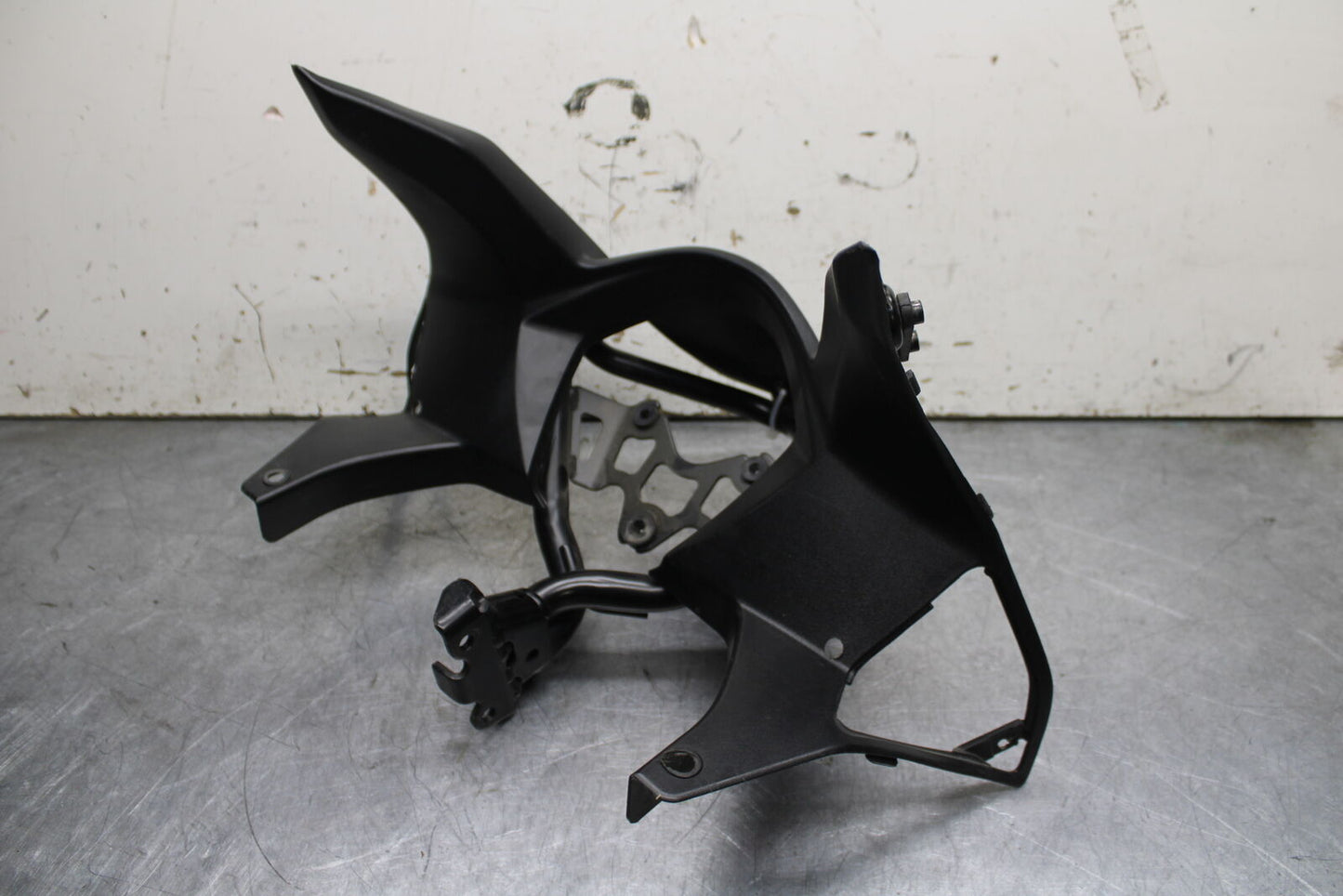 03-06 SUZUKI SV650 UPPER FAIRING MIRROR GAUGES STAY BRACKET BB392