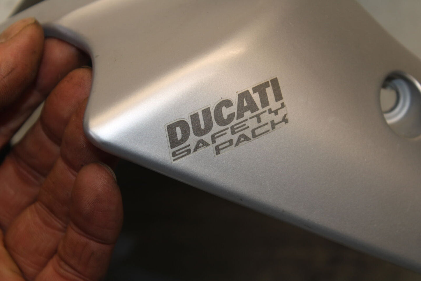 10-12 DUCATI MULTISTRADA 1200 FRONT WHEEL FENDER COWL FAIRING BB705