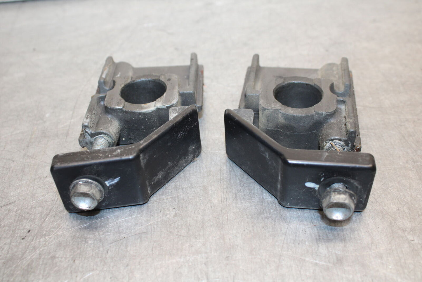 06-07 DUCATI MONSTER 695 SWINGARM CHAIN TENSIONER ADJUSTMENT BRACKETS BB674