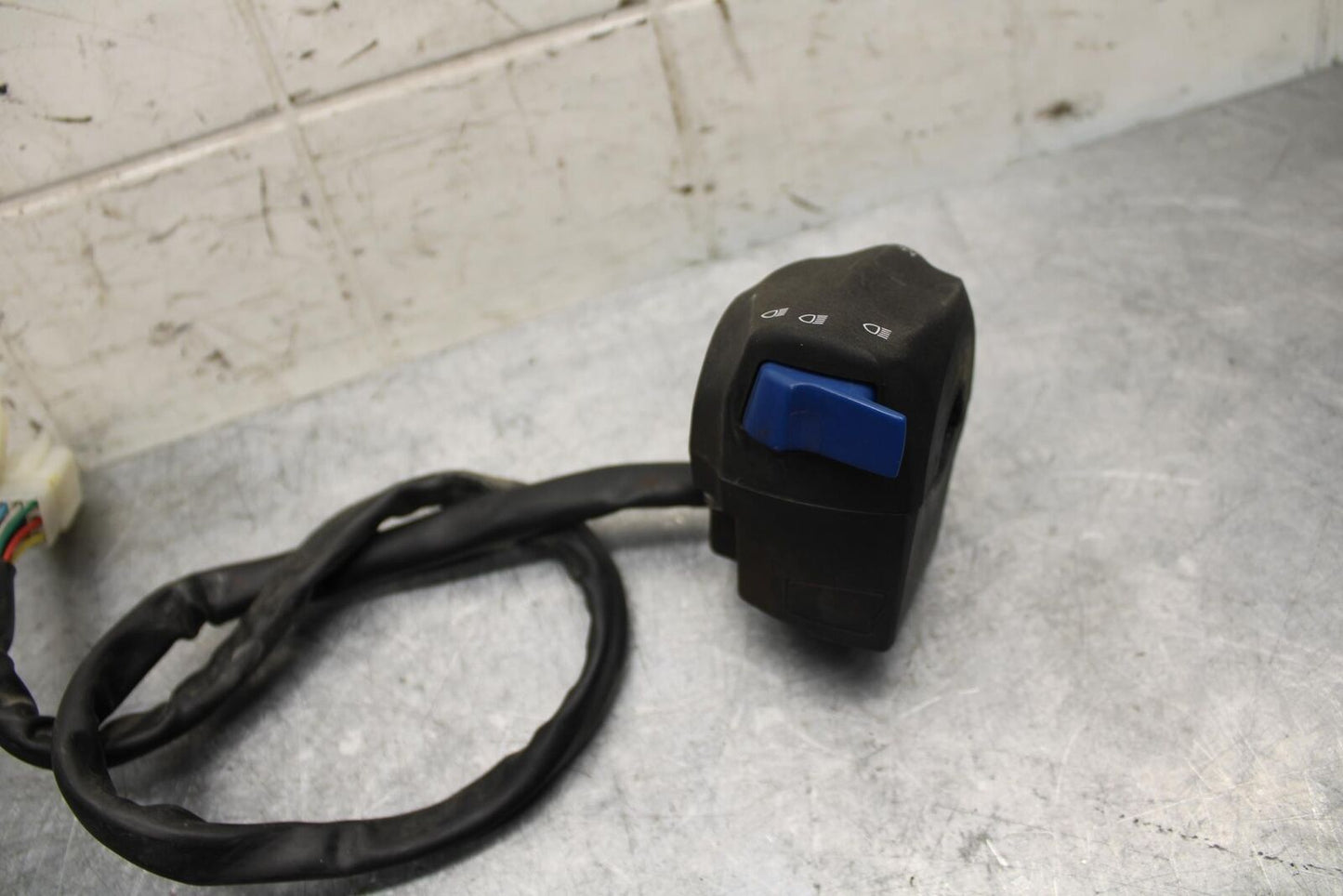 2009 Aprilia Shiver 750 SL750 LEFT CLIP ON HANDLE HORN SIGNALS SWITCH BB506