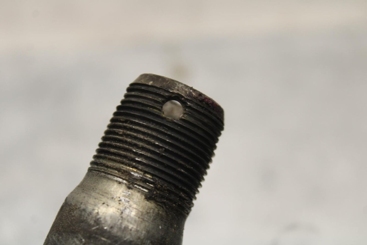 1999 Suzuki GSXR600 REAR AXLE BACK WHEEL RIM PIVOT BOLT AXEL BB580