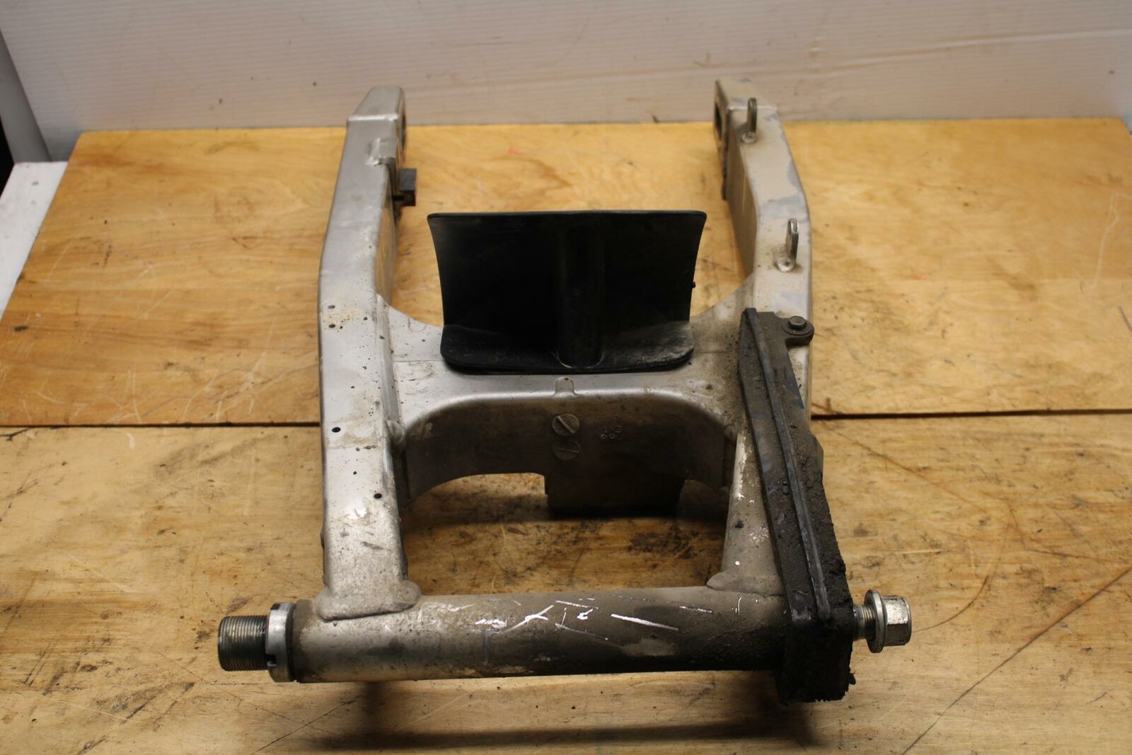 02-03 SUZUKI VSTROM 1000 SWINGARM SWING ARM SUSPENSION BB331