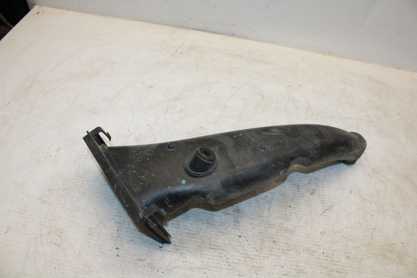 07-13 BMW R1200GS ADVENTURE LEFT RAM AIR INTAKE DUCT TUBE BB368
