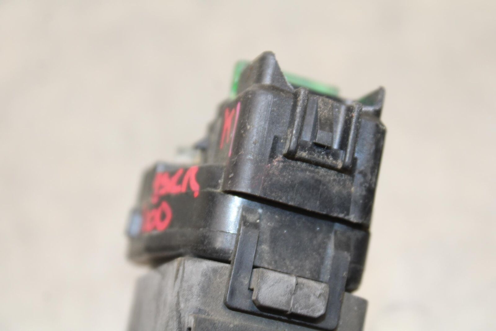 01 SUZUKI GSXR1000 ENGINE STARTER RELAY  MOTOR SWITCH 31800-35F00 BB100 #B