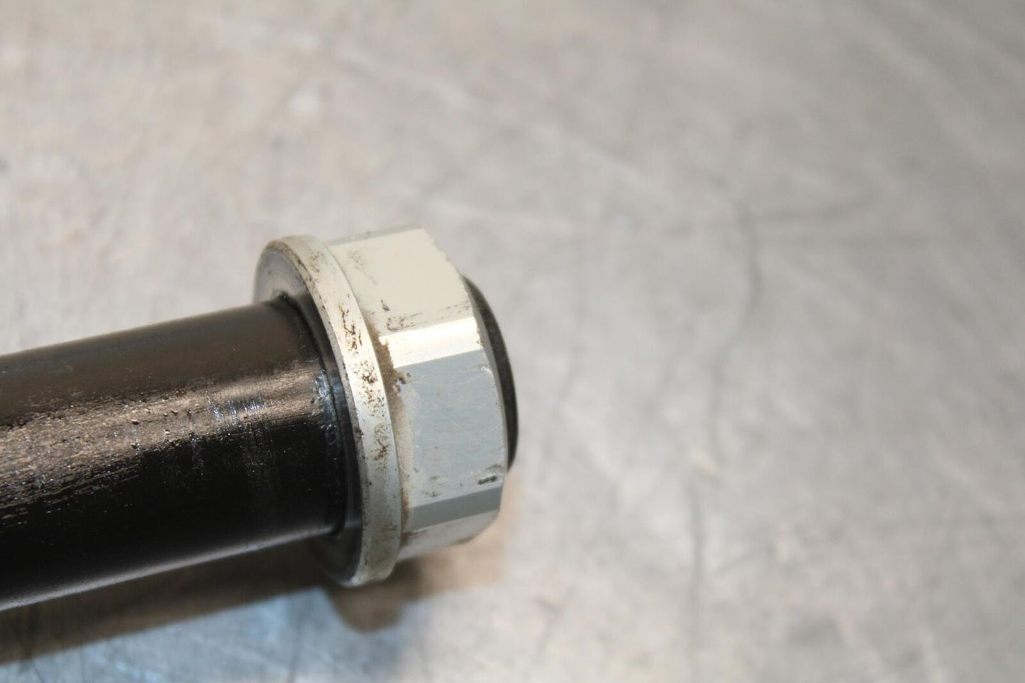 20-24 KTM 890 DUKE R REAR AXLE BACK WHEEL RIM PIVOT BOLT AXEL BB627