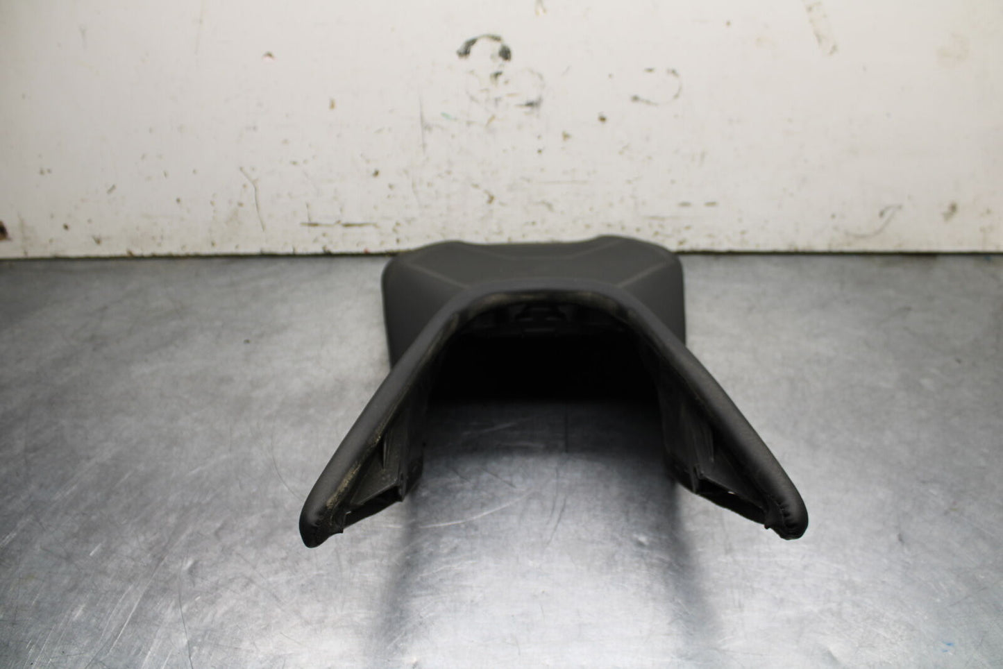 17-24 KTM 390 DUKE FRONT DRIVERS SEAT PAD SADDLE PILLION BB734