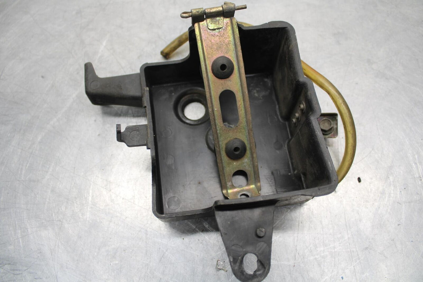 85-88 HONDA NS400R NC19 NSR400 NS400RG BATTERY BOX CLAMP STRAP BB32