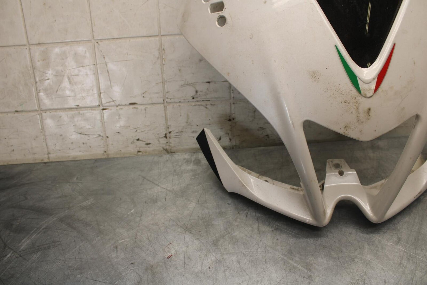 2010 Aprilia RSV1000R FRONT UPPER NOSE FAIRING COWL SHROUD BB513