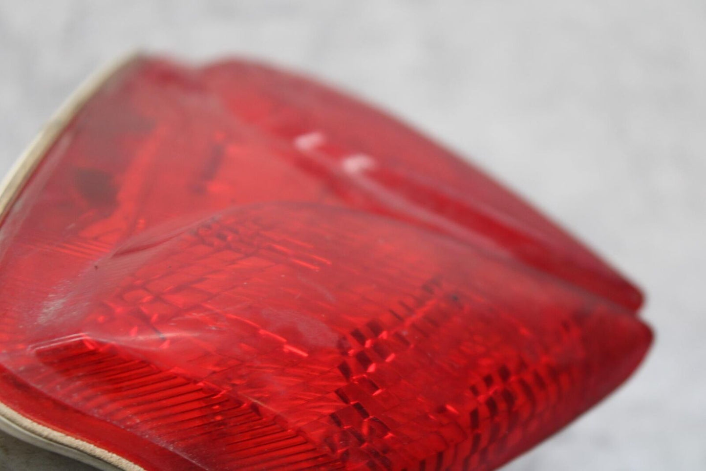 2011 Suzuki GSXR1000 REAR TAIL TAILLIGHT BACK BRAKE LIGHT 35910-41G31 BB96